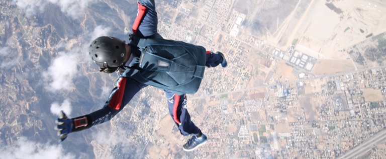 Skydiving 