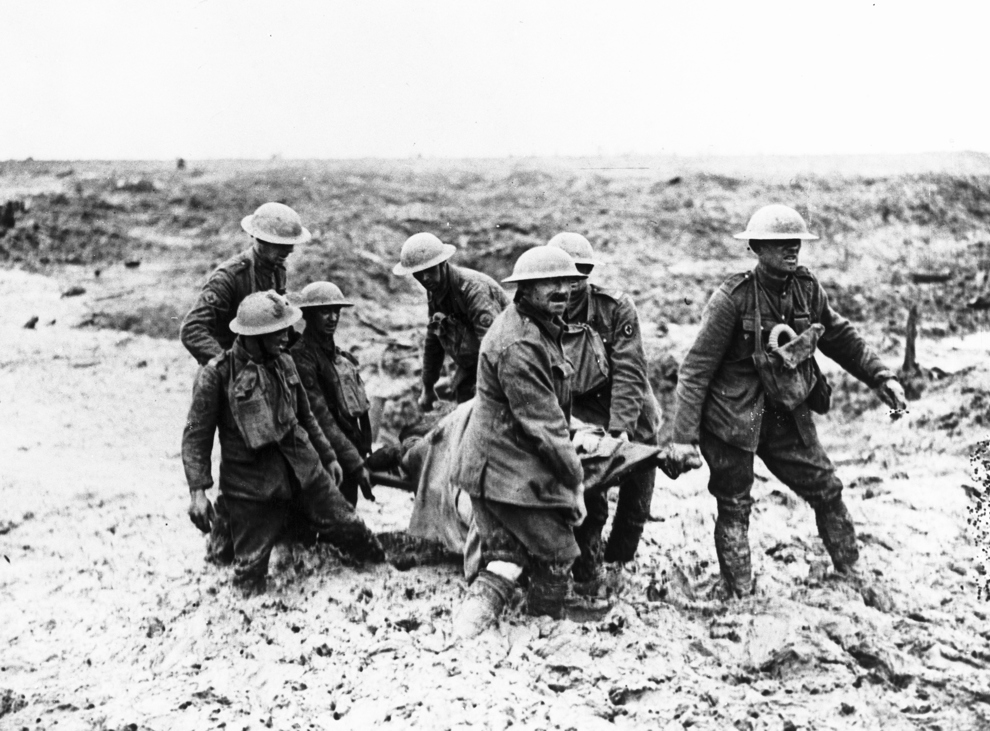 Stretcher bearers at British Front Line 1917, c.Science Museum, SSPL.jpg